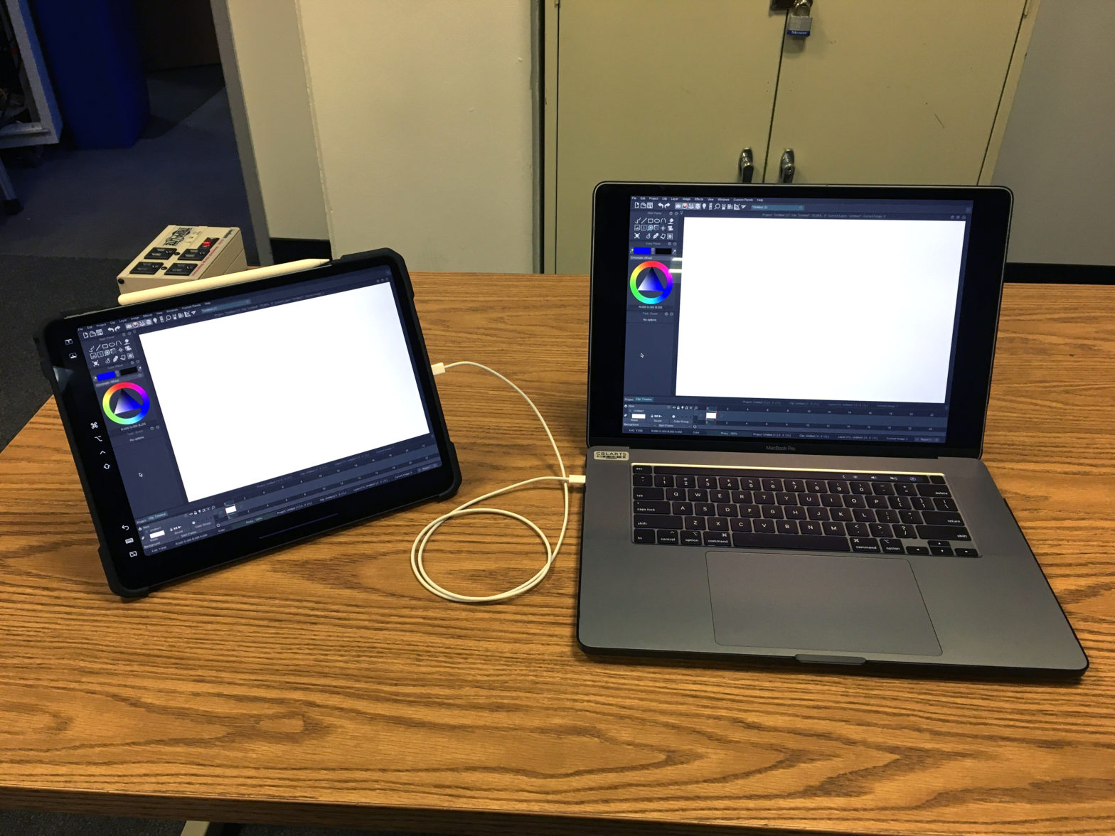 Using an iPad with Apple Sidecar 2 Pop